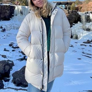 Aritzia TNA Super Puff Mid in Birch